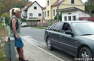 XXX telefondaki anal seks bölümünden ücretsiz bir erotik film tecavüz video indirmek için -