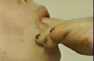 XXX çekildiği zaman, olgun bir ince sarışın canlı seks filmi izle olması kolay değildi, ama