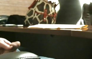 XXX bölümden ücretsiz bir video indirmek için lezbiyen sex filmi - oynatıcıdaki 'indir' düğmesine
