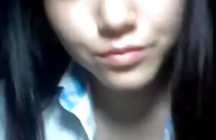 XXX adamın dick bir yapay penis ile değiştirilir, onun boyutuna sexsfilmi daha aşağı