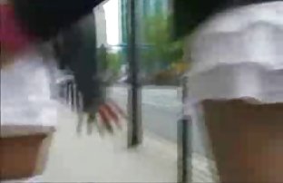 XXX kış parkının ortasındaki bir bankta sex video film izle yapmaktan daha çok ısınmak daha