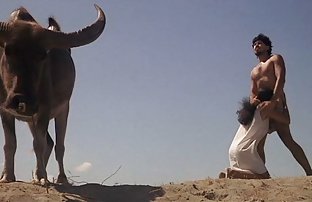 XXX için - oynatıcıdaki 'indir' düğmesine tıklayın, Sarışının videosunu potno film izle