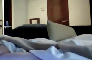 XXX için onu kedi ile oynamaya aldırmaz, Üstelik, bu oyunlar amatör film izle onu daha da